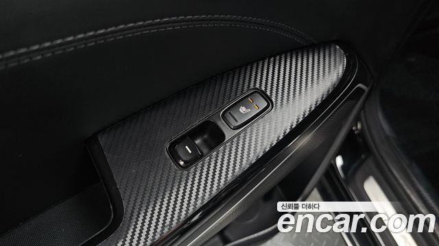 Kia K7 2018 — photo 27