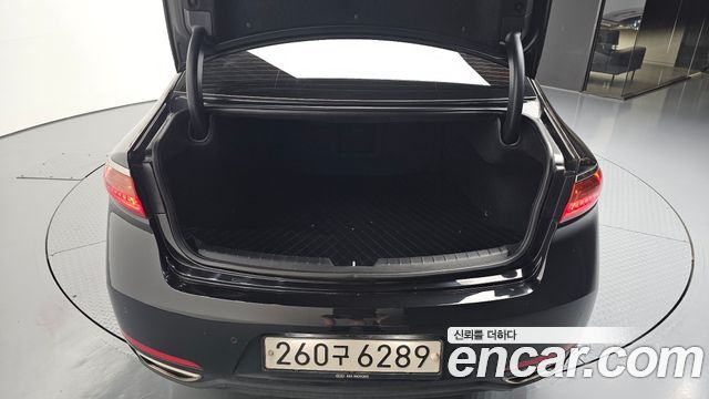 Kia K7 2018 — photo 30