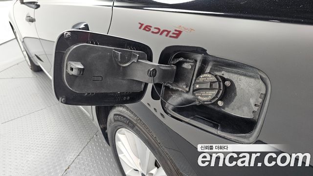 Kia K7 2018 — photo 31