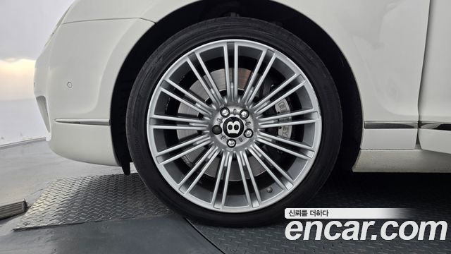 Bentley Flying Spur 2010 — photo 5