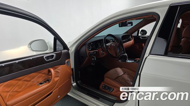 Bentley Flying Spur 2010 — photo 10