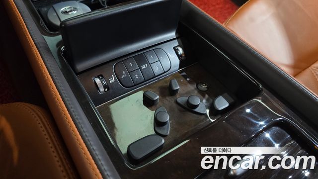 Bentley Flying Spur 2010 — photo 14