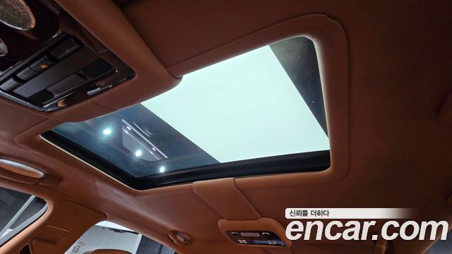 Bentley Flying Spur 2010 — photo 16