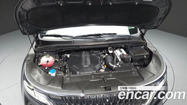 Kia Canival 2021 — photo 6