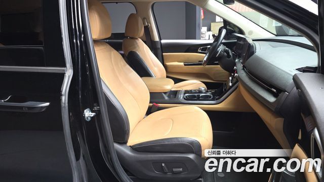 Kia Canival 2021 — photo 11