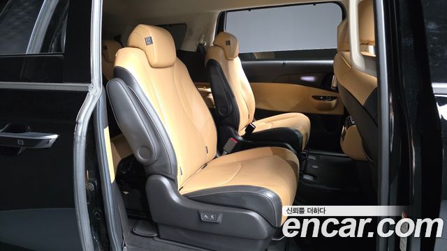Kia Canival 2021 — photo 12