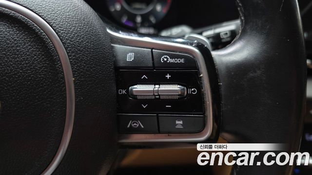 Kia Canival 2021 — photo 16