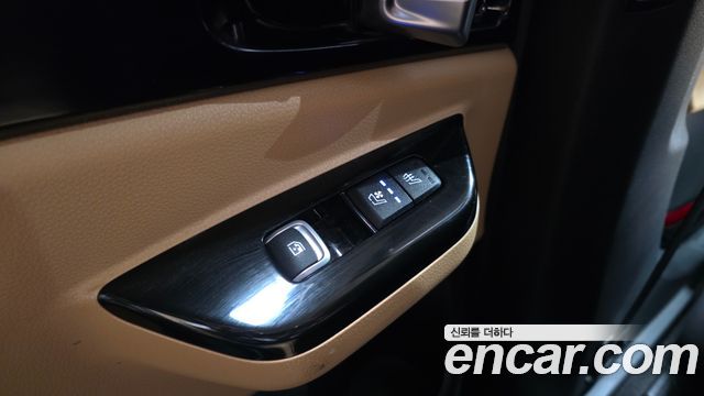 Kia Canival 2021 — photo 19
