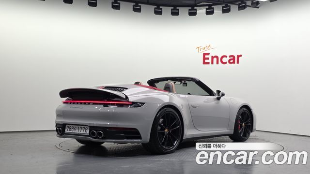 Porsche 911 2020 — photo 2