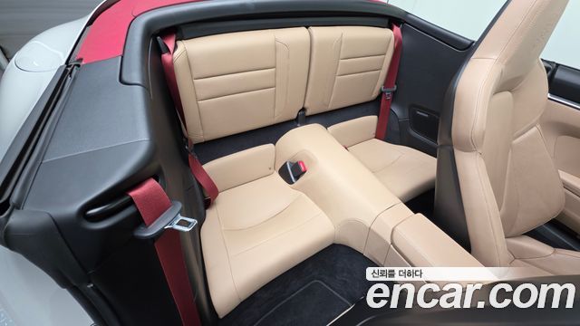 Porsche 911 2020 — photo 18