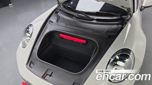 Porsche 911 2020 — photo 26