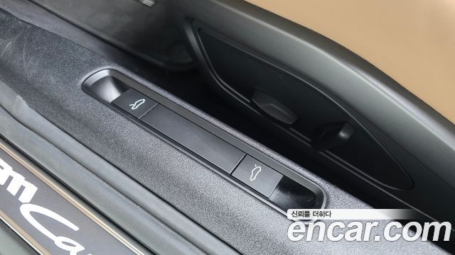 Porsche 911 2020 — photo 27