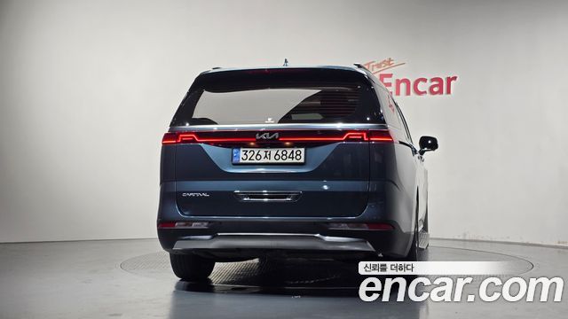 Kia Canival 2023 — photo 4