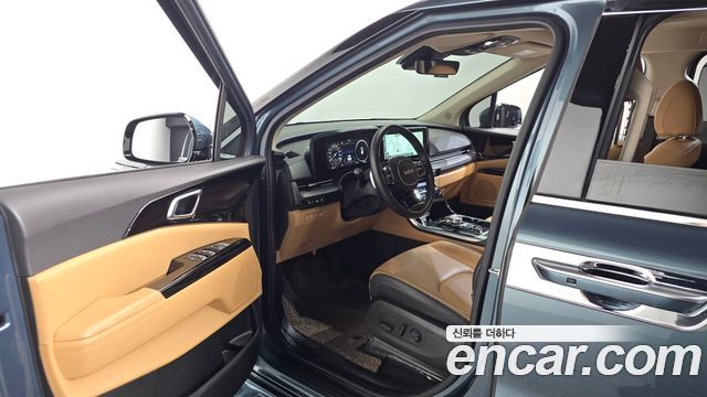 Kia Canival 2023 — photo 13