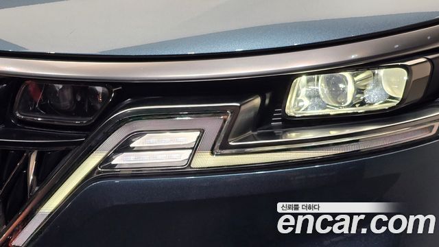 Kia Canival 2023 — photo 8