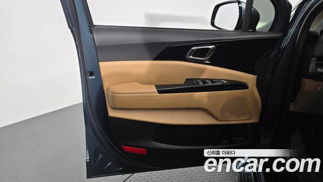 Kia Canival 2023 — photo 14