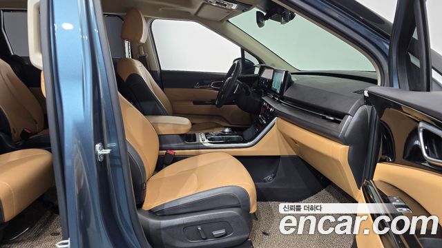 Kia Canival 2023 — photo 16