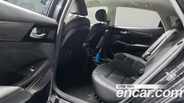Kia K7 2021 — photo 18