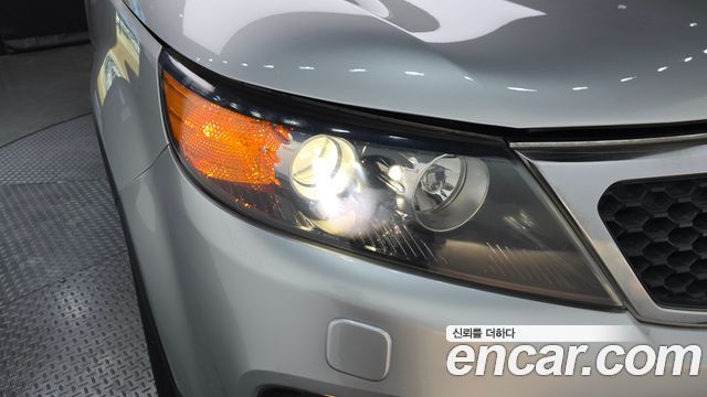 Kia Sorento 2011 — photo 8