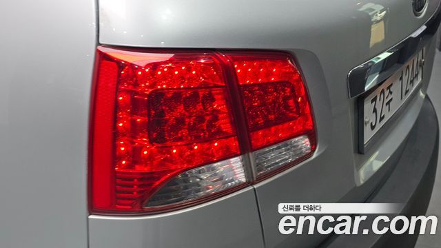 Kia Sorento 2011 — photo 9