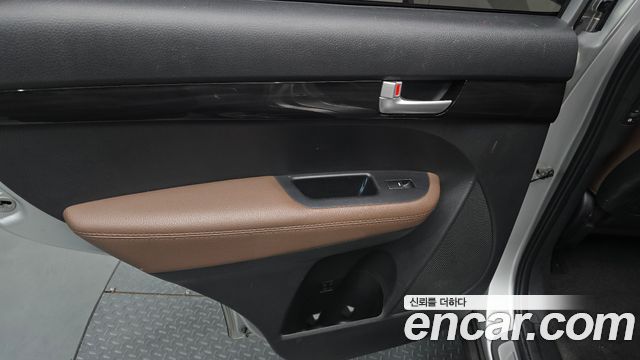 Kia Sorento 2011 — photo 15