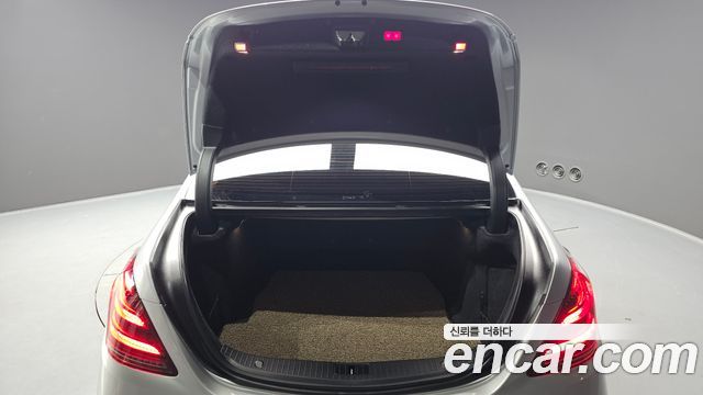 Mercedes-Benz S-Class 2017 — photo 20