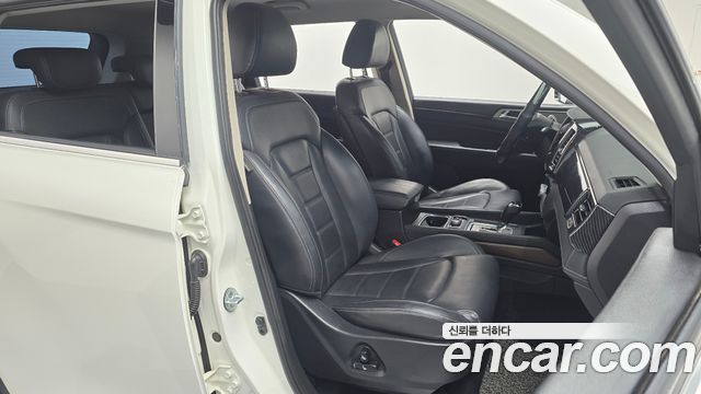KG Mobility Rexton 2018 — photo 16