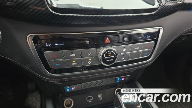 KG Mobility Rexton 2018 — photo 32