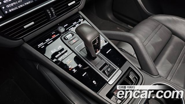 Porsche Cayenne 2019 — photo 12