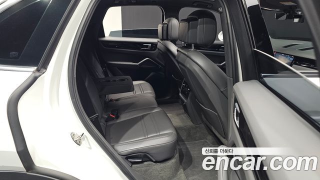 Porsche Cayenne 2019 — photo 17