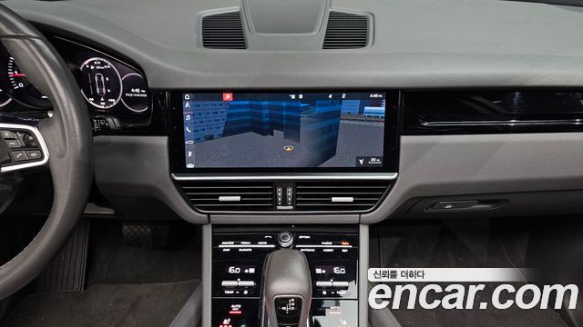 Porsche Cayenne 2019 — photo 20