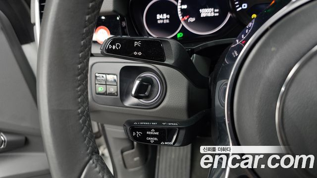 Porsche Cayenne 2019 — photo 24