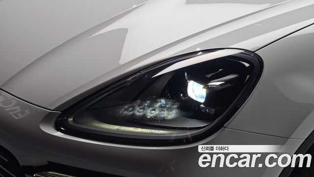 Porsche Cayenne 2019 — photo 8