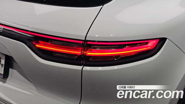 Porsche Cayenne 2019 — photo 9