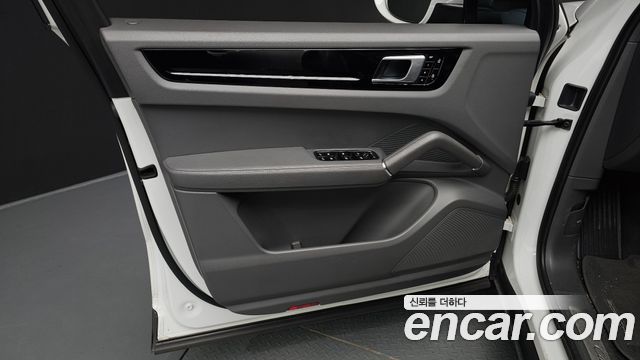 Porsche Cayenne 2019 — photo 14