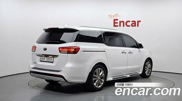 Kia Canival 2016 — photo 2