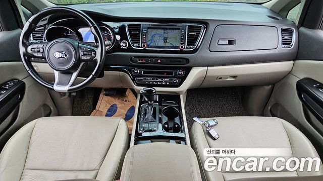 Kia Canival 2016 — photo 7