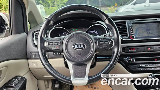 Kia Canival 2016 — photo 13