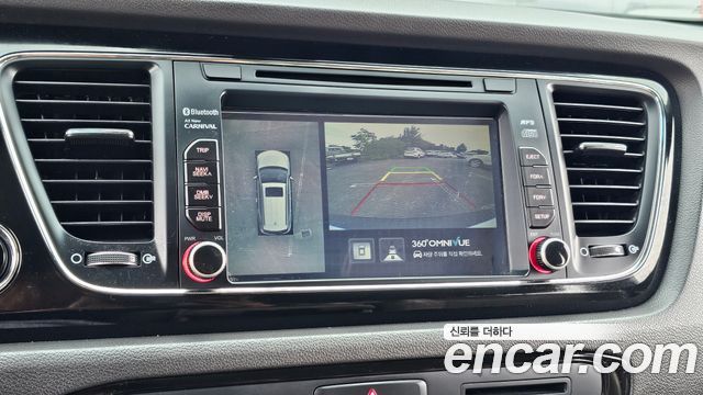 Kia Canival 2016 — photo 14