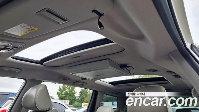 Kia Canival 2016 — photo 16