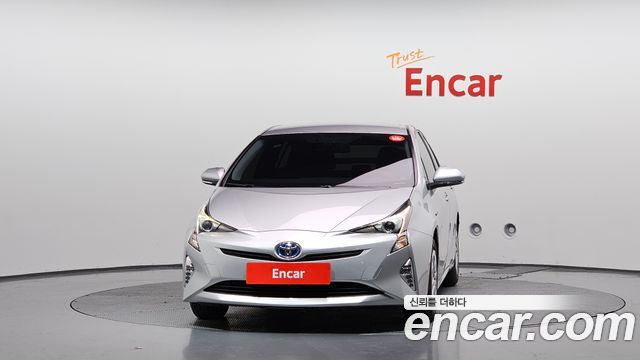 Toyota Prius 2018 — photo 3