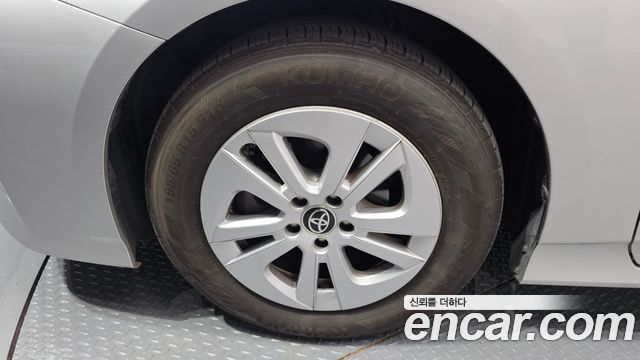 Toyota Prius 2018 — photo 5