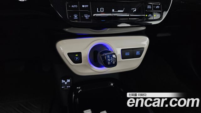 Toyota Prius 2018 — photo 9