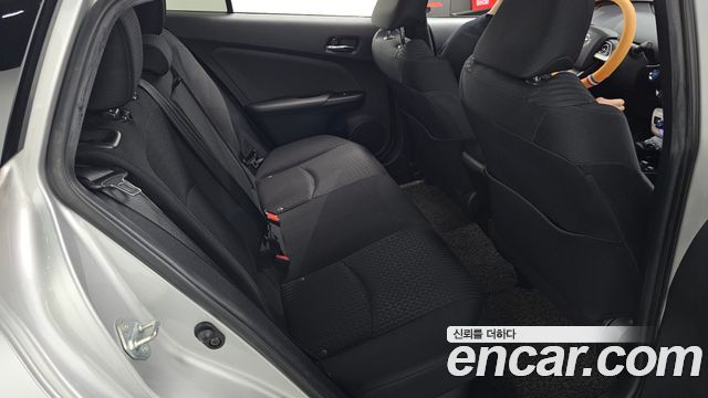 Toyota Prius 2018 — photo 12