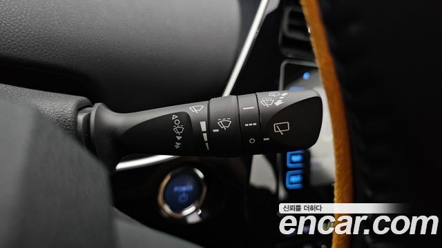 Toyota Prius 2018 — photo 19