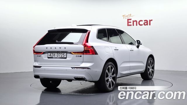 Volvo XC60 2019 — photo 2