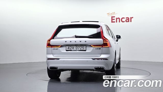 Volvo XC60 2019 — photo 4