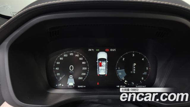 Volvo XC60 2019 — photo 11