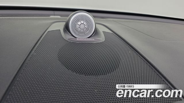 Volvo XC60 2019 — photo 27