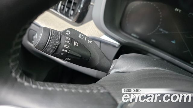 Volvo XC60 2019 — photo 29